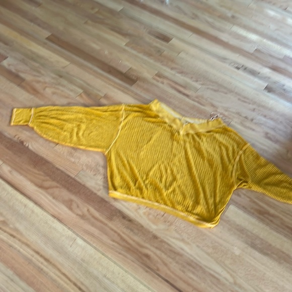 Free people top - Picture 1 of 6